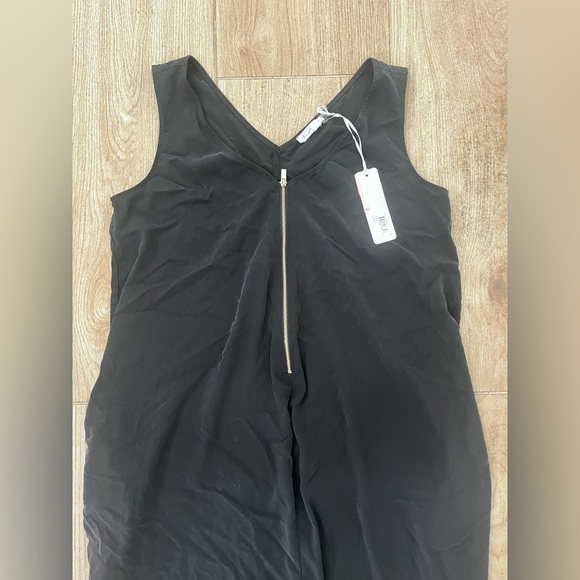 NWT Ingrid & Isabel Sleeveless Zip Front Maternity Jumpsuit - Picture 6 of 9